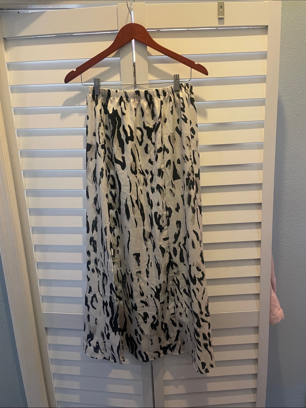 Women's Black and White Animal Print Midi Skirt